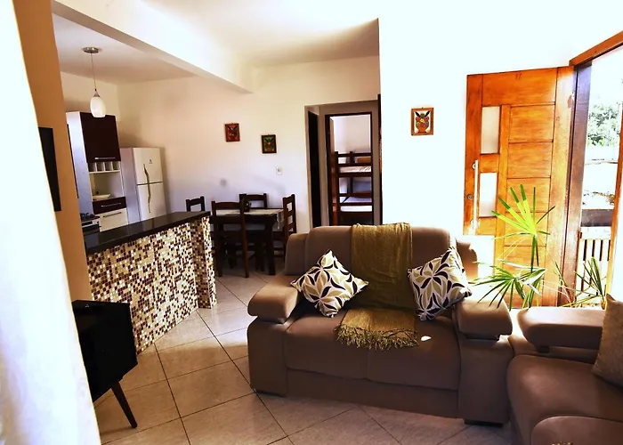 Apto Bem Equipado, Com 2 Quartos Acomoda Ate 6 Pessoas Confortavelmente