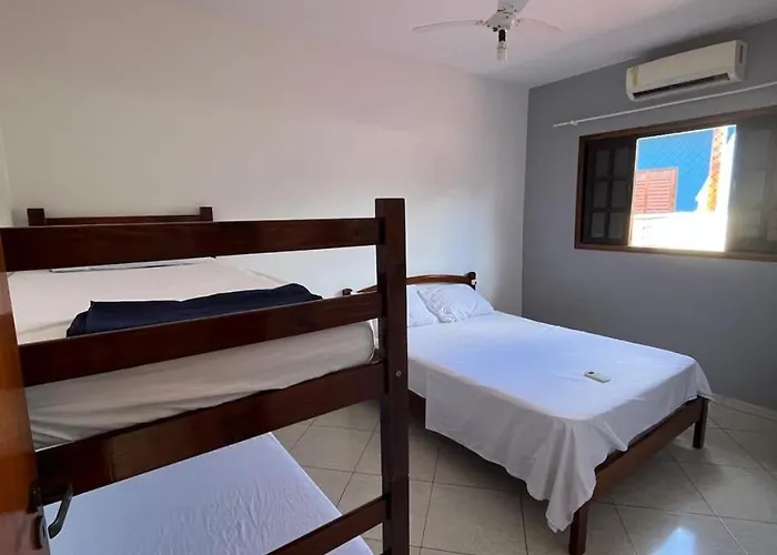 Apto Bem Equipado, Com 2 Quartos Acomoda Ate 6 Pessoas Confortavelmente
