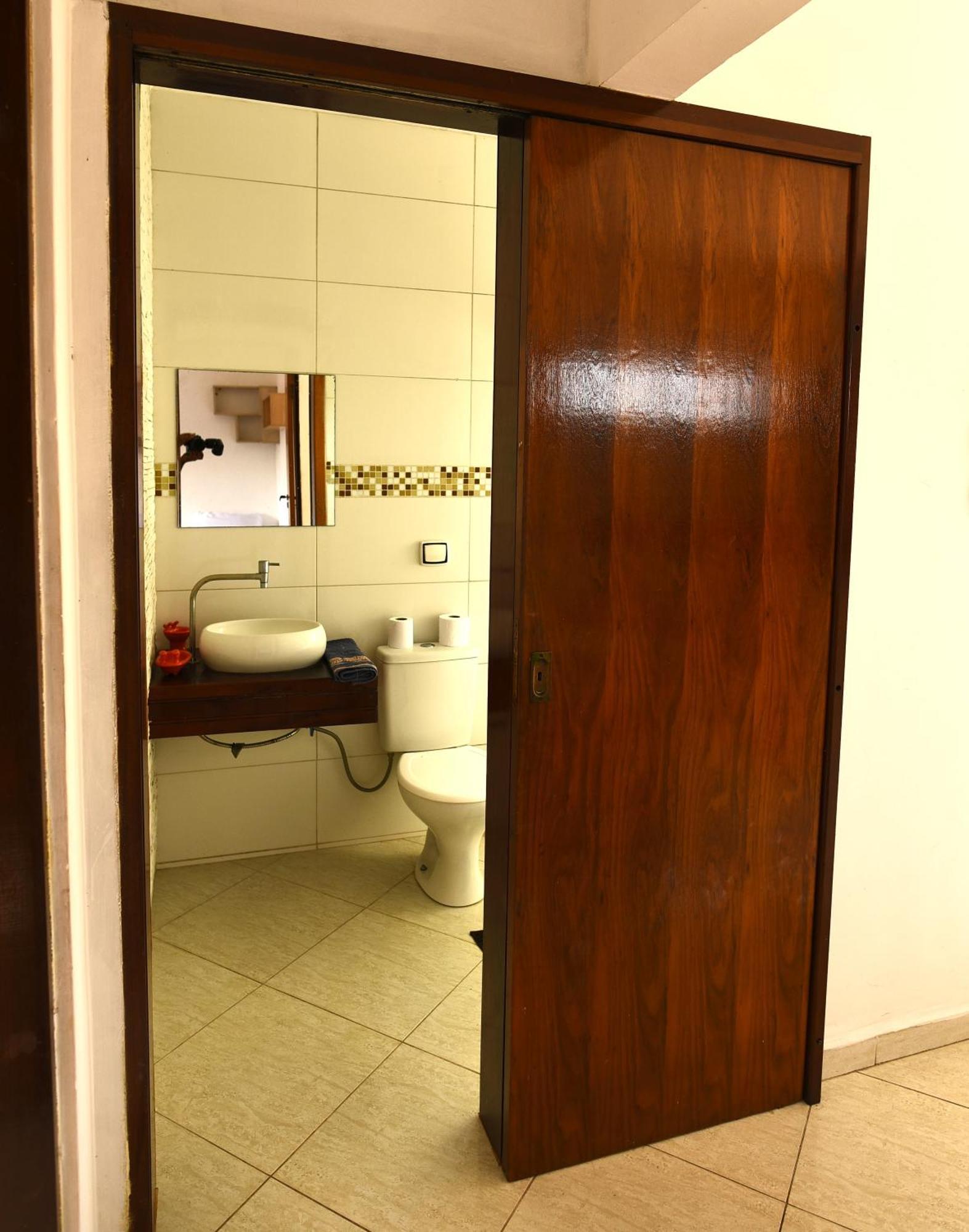 Apto Bem Equipado, Com 2 Quartos Acomoda Ate 6 Pessoas Confortavelmente * Ubatuba