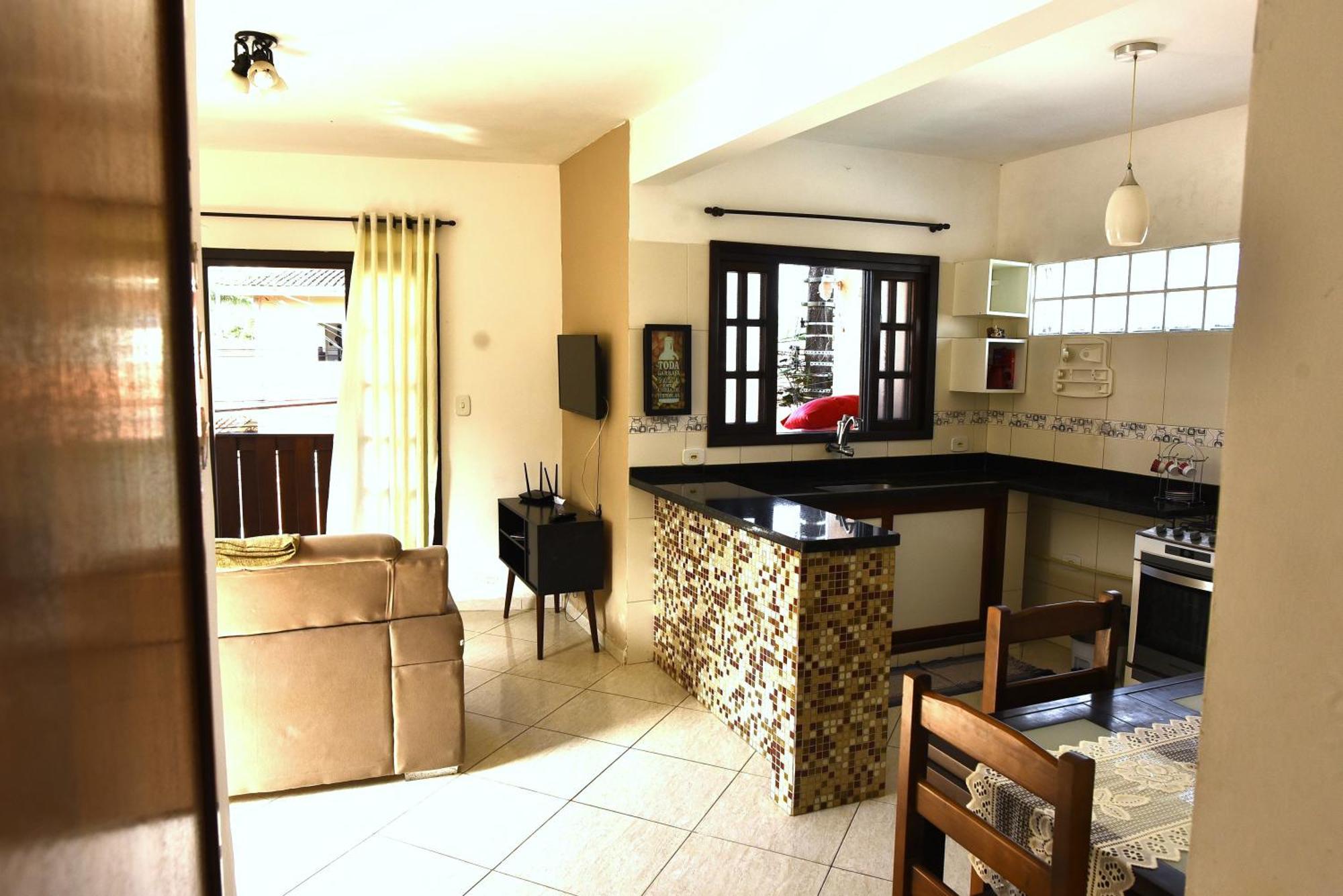 Apto Bem Equipado, Com 2 Quartos Acomoda Ate 6 Pessoas Confortavelmente