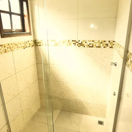 Apto Bem Equipado, Com 2 Quartos Acomoda Ate 6 Pessoas Confortavelmente Ubatuba Habitación foto